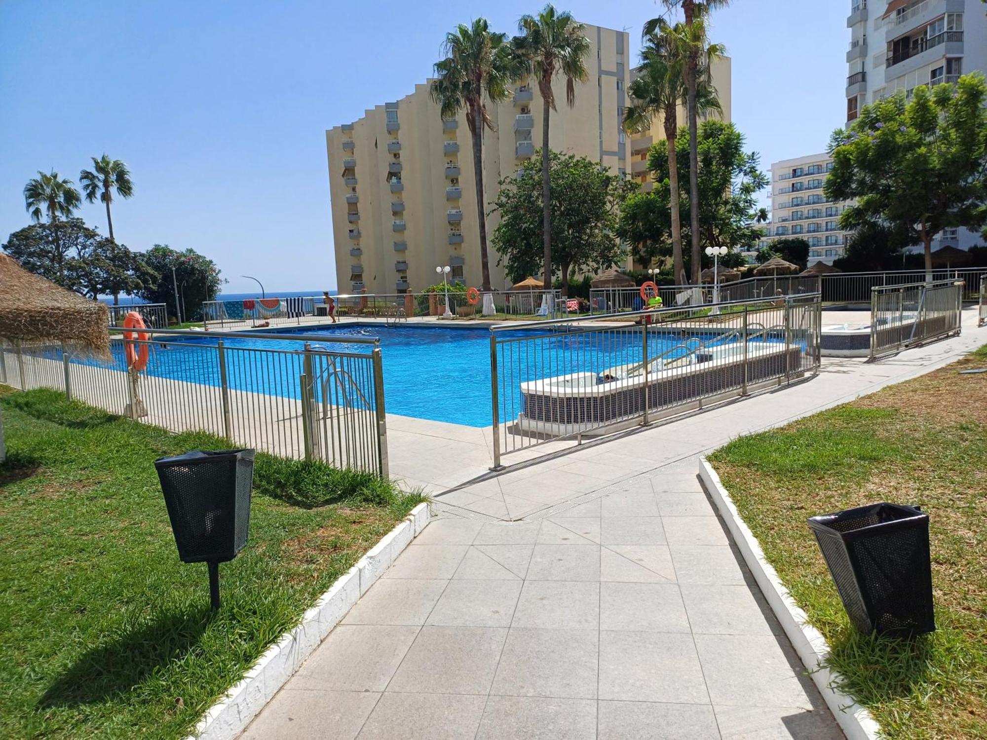 Luminoso Estudio Muy Cerca De La Playa Apartment Benalmádena Exterior photo